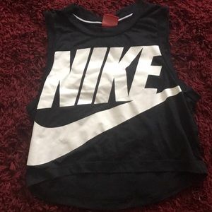 Woman’s Nike crop top